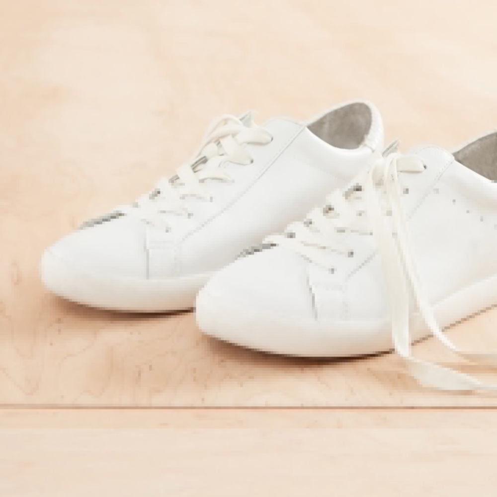 Banana republic white leather sneaker